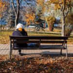 Combattere la Solitudine negli Anziani: L'Importanza dell'Accompagnamento Sociale e Terapeutico